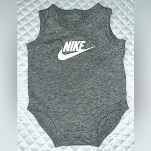 Nike Infant Boys Gray One Piece Sleeveless w/ Front White Logo Size 3 months